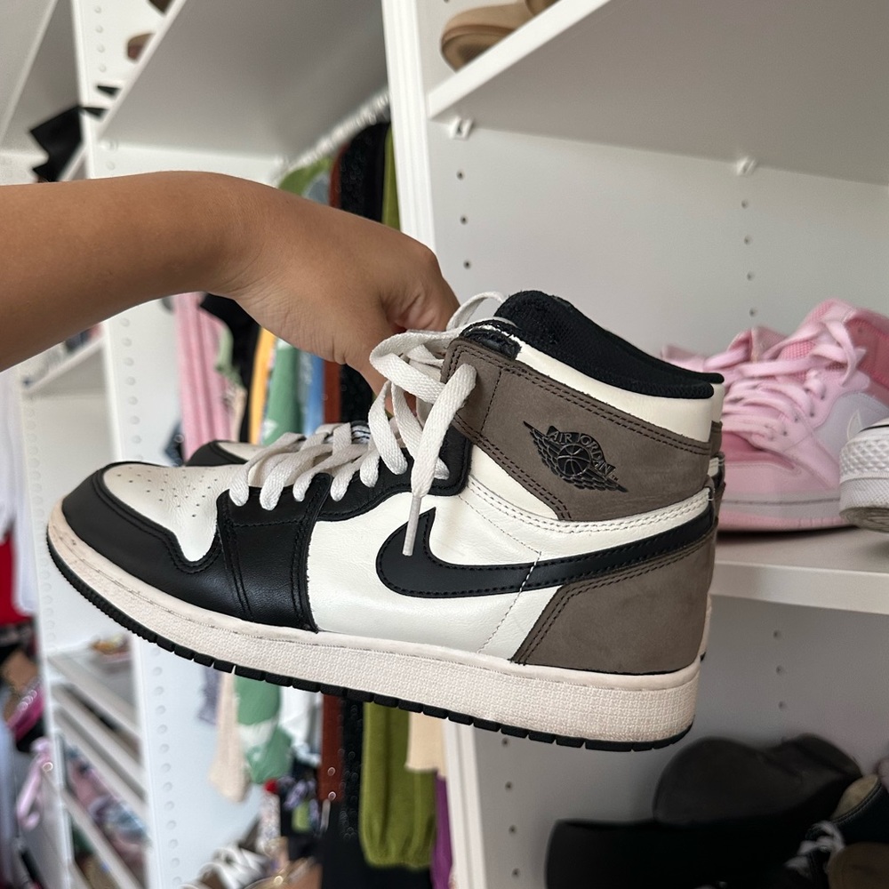 Jordan 1 Retro High Dark Mocha (GS) ✨😍